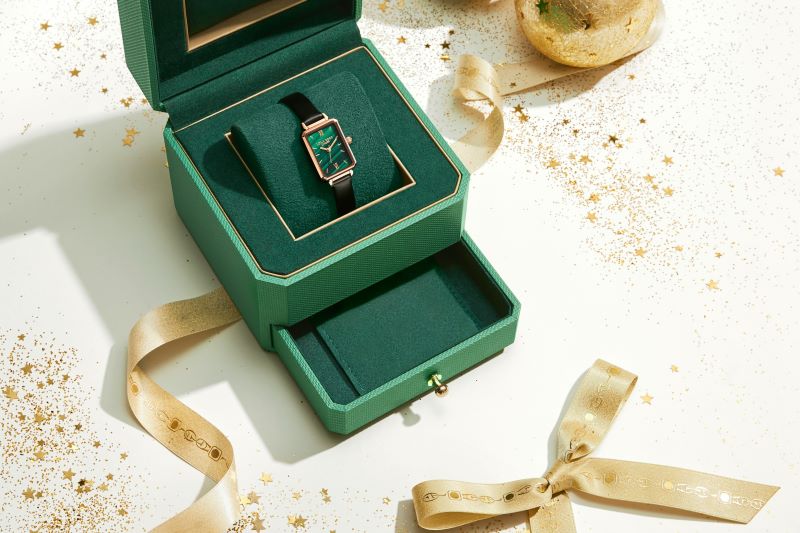 color design in luxury products packaging.jpg